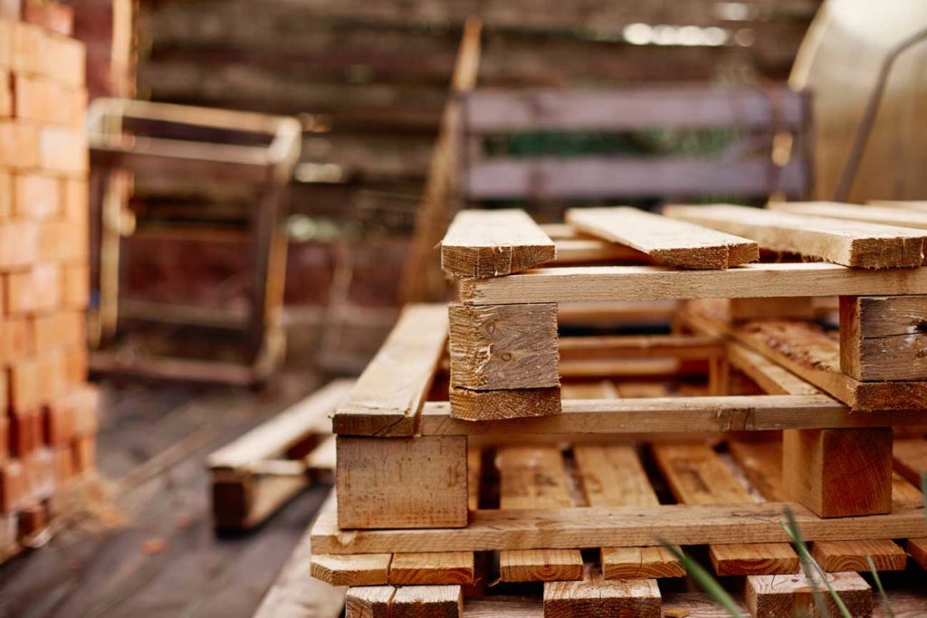 créer des meubles pour aménager jardin en palette