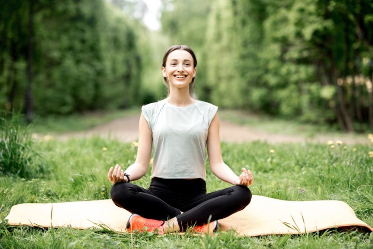 yoga en extérieur : Pour se reconnecter à la nature