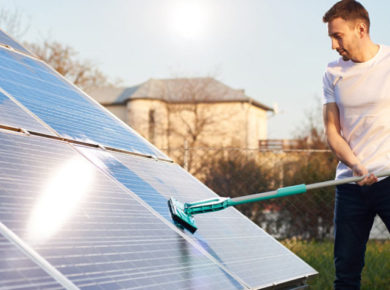Comment bien nettoyer ses panneaux solaires