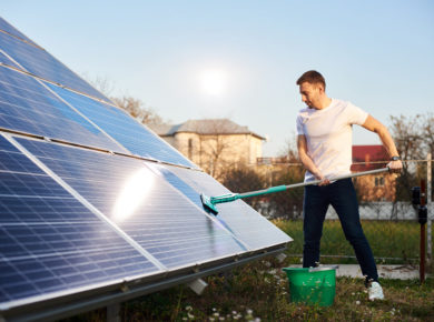 Comment bien nettoyer ses panneaux solaires