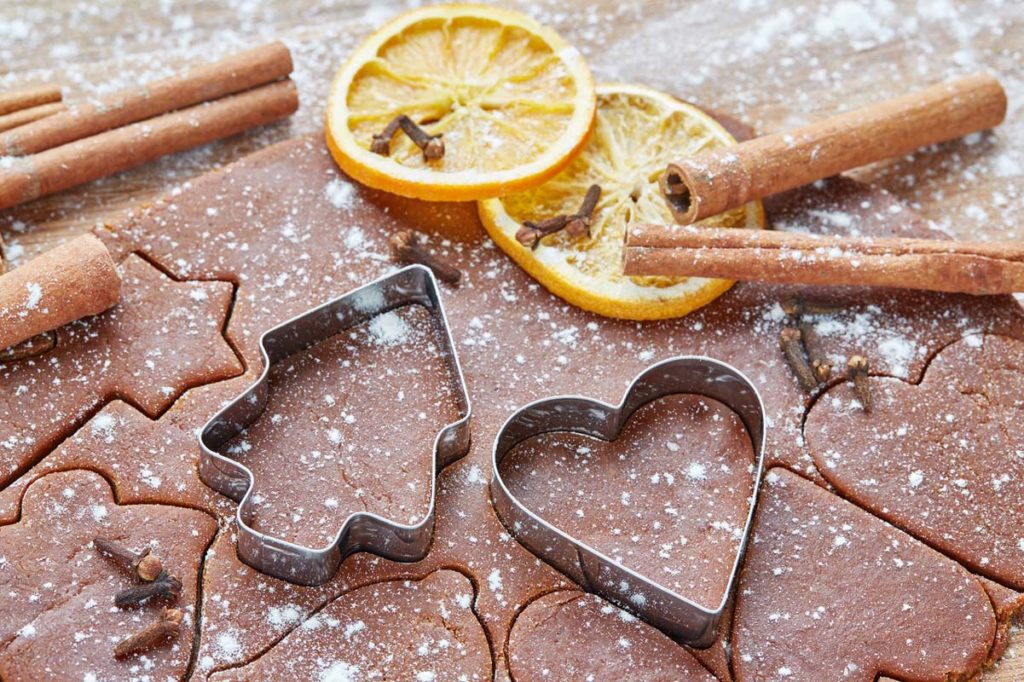 des biscuits de noel au miel à cuisiner en famille