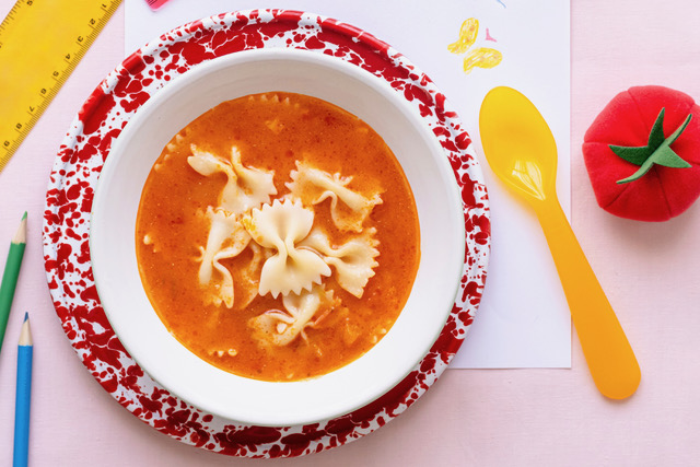 recette d'une soupe à la tomate et aux pâtes