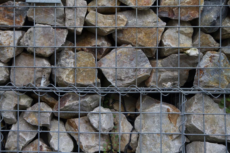 des gabions pour clôturer le jardin