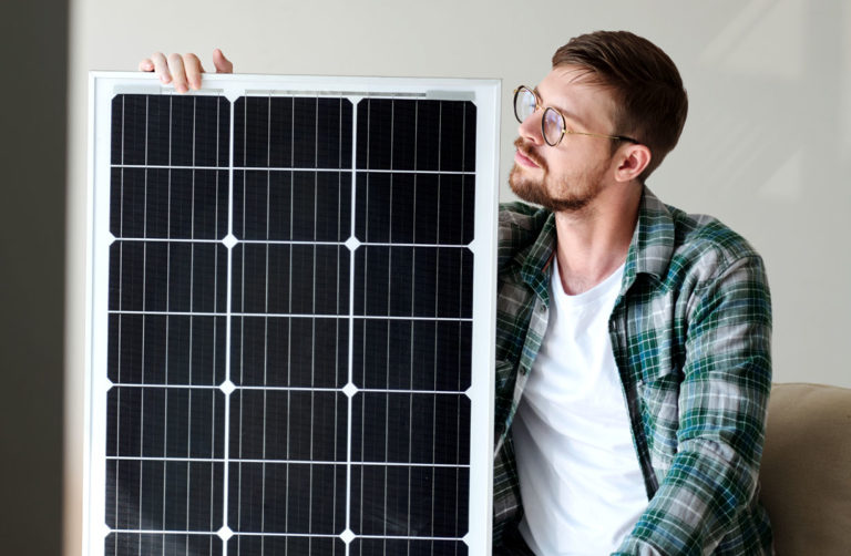 Comment acheter des panneaux solaires sur votre balcon très facilement