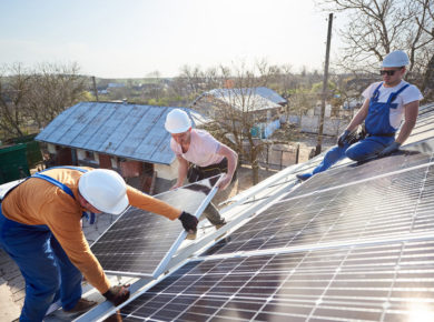 Installer des panneaux solaires, que dit la loi et quelles démarches ?