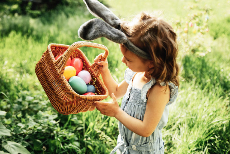 Une chasse aux oeufs de Pâques réussie en 9 étapes