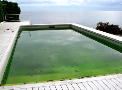 L'eau de votre piscine verte fluo après un orage, voici pourquoi !