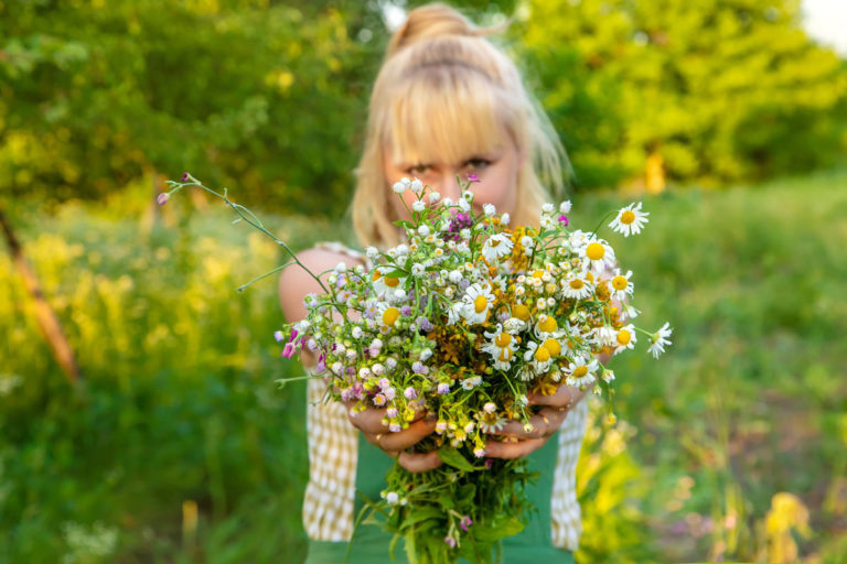 Créez votre jardin anti-douleur avec 5 plantes aux propriétés incroyables