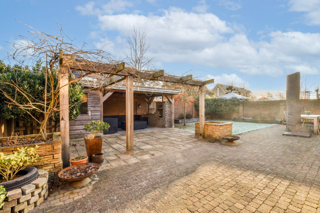 garder la fraicheur sous une pergola bois