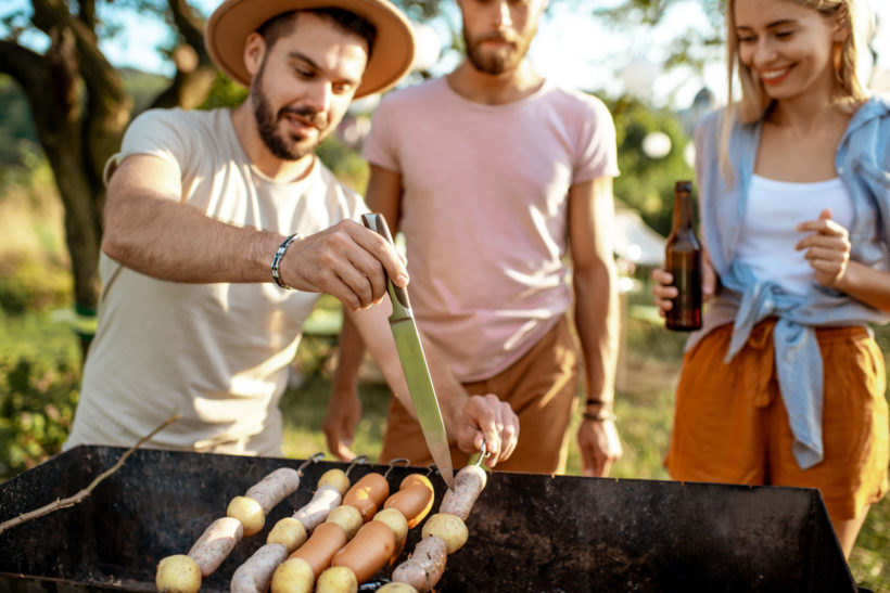 9 accessoires indispensables pour votre barbecue