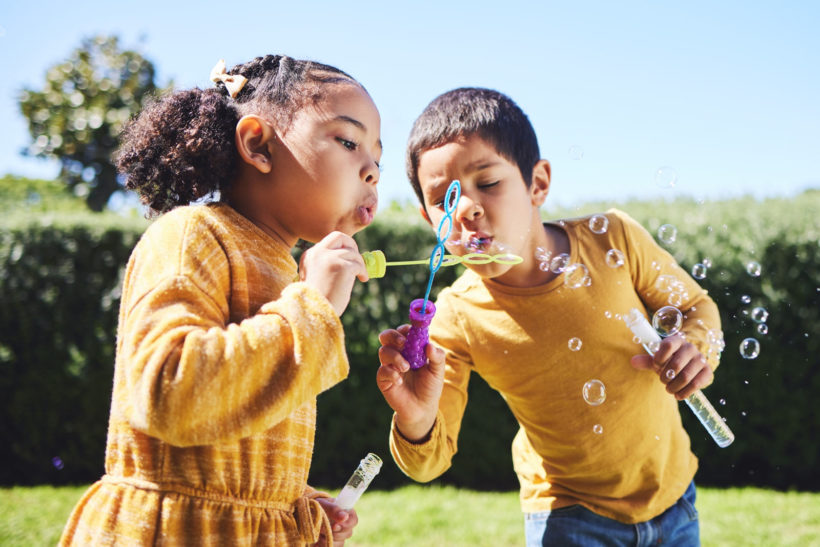 Ces Activités de Jardin DIY Vont Rendre Votre Été Inoubliable : Idées Amusantes pour Enfants à Découvrir en Juillet