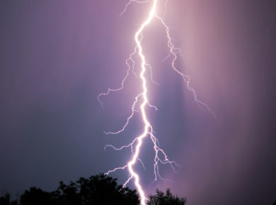 Alerte orages extrêmes : comment devez-vous réagir ?