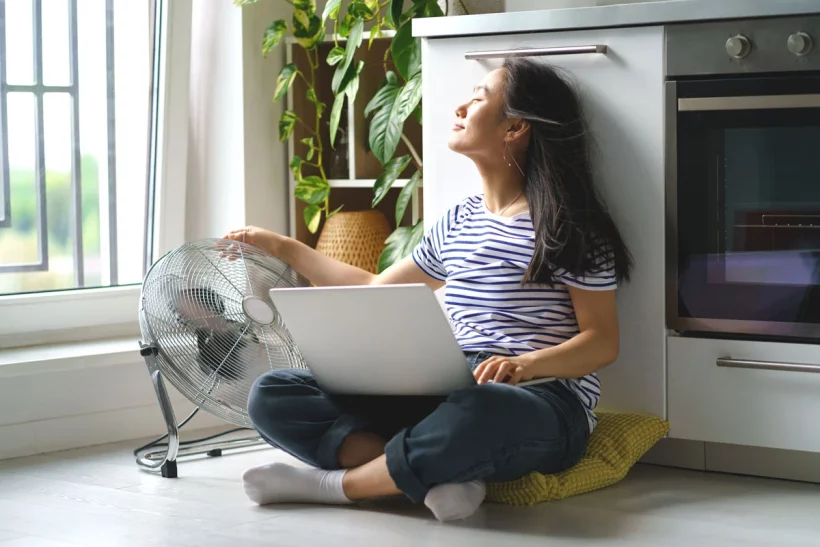 Stop à la chaleur : 5 astuces pour rafraîchir l'air avec un ventilateur