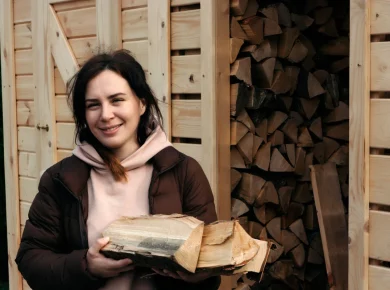 Comment fabriquer un abri pour bois de chauffage : mes conseils et astuces DIY