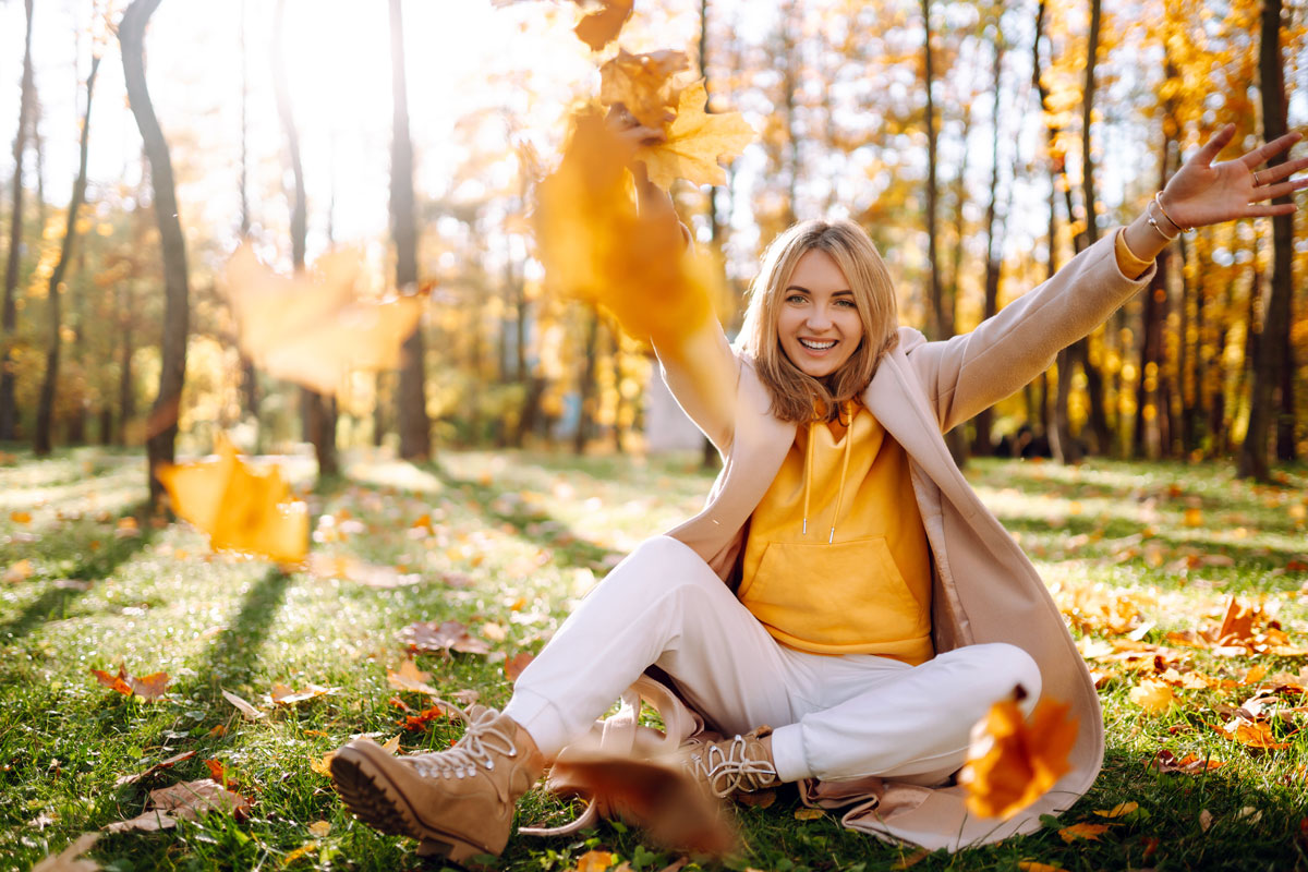 Savez-vous pourquoi les feuilles jaunissent et tombent en automne ?