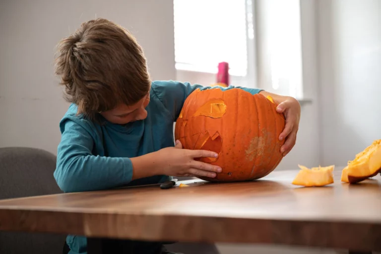 Maîtrisez la sculpture de citrouille pour Halloween avec ces 5 astuces simples