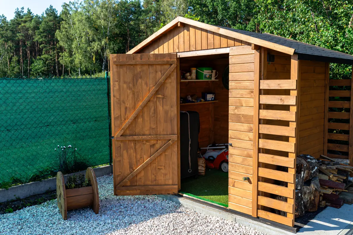 L'entretien de votre abri de jardin en mars : les étapes clés