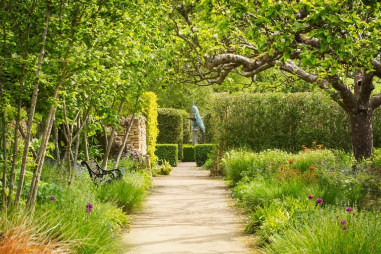 5 idées de bordures de jardin pour délimiter facilement vos allées
