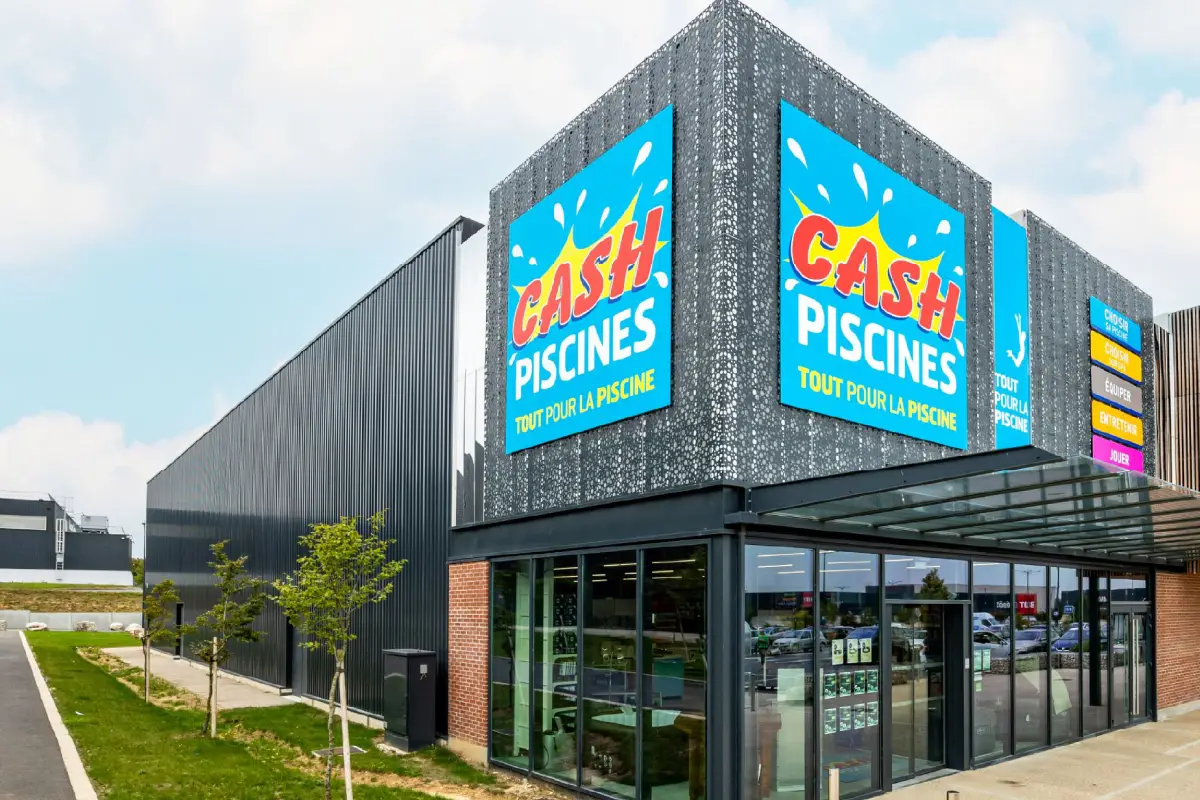 De Leader Price à Cash Piscines : une transformation incroyable !