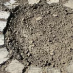 “Dry pour concrete” : technique low-cost pour stabiliser un sol potager