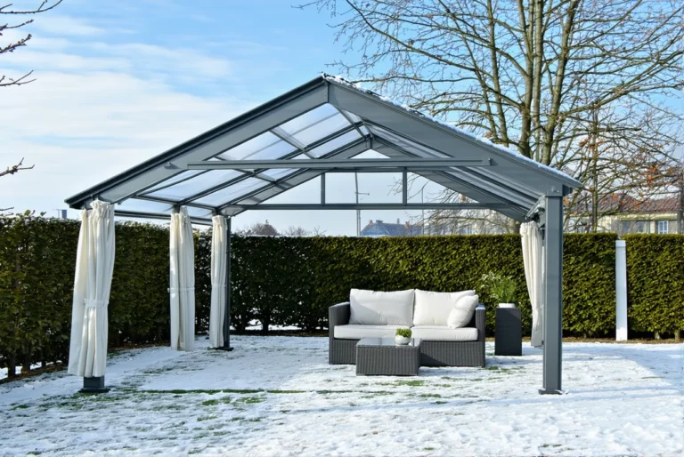 Abri de jardin : comment résister au vent, à la neige, aux rafales